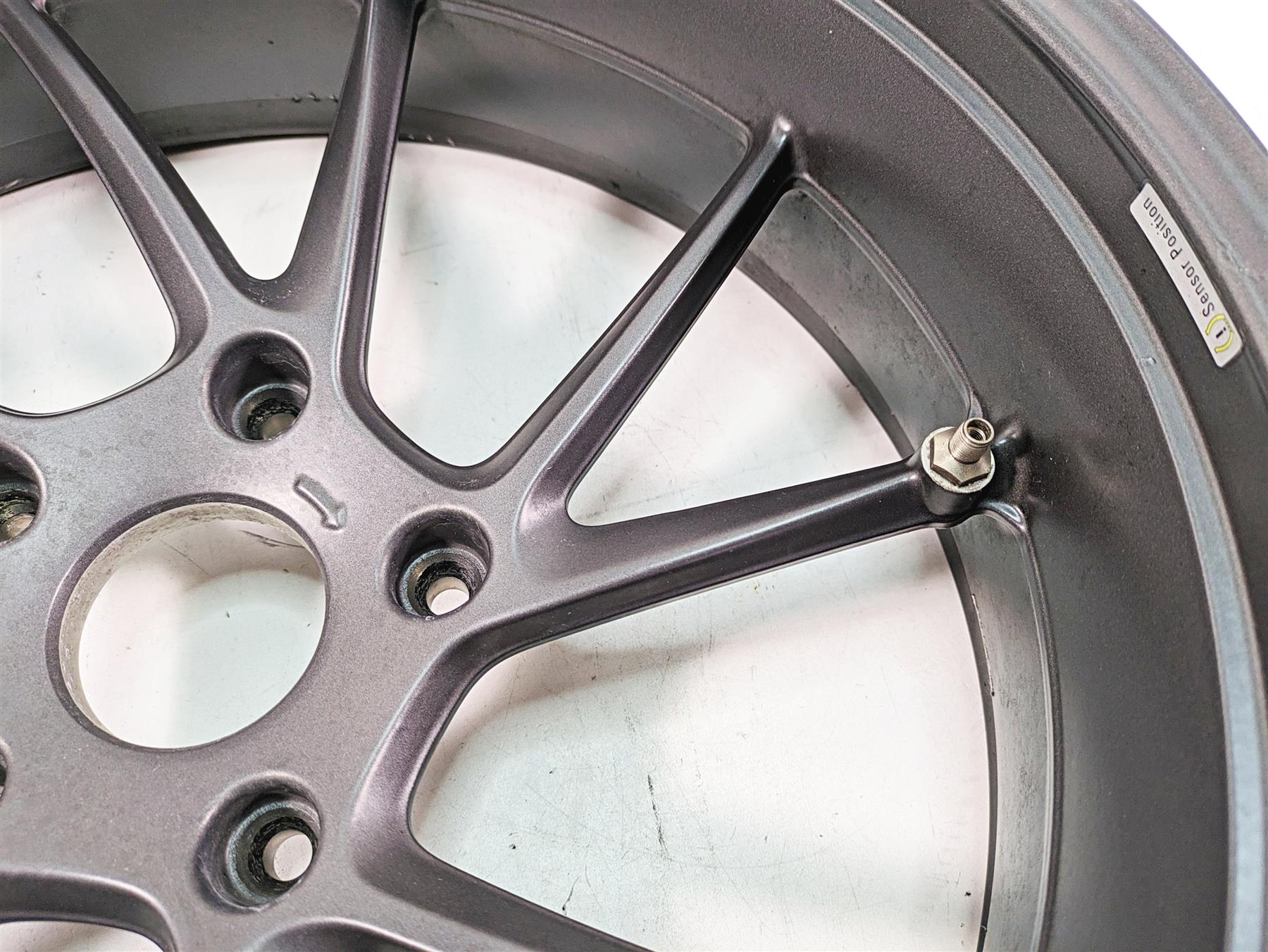 2016 BMW R1200R K53 Straight 17x5.5 Rear Wheel Rim -Read 36318556340 {{ shop.shopifyCountryName }} - Mototech271