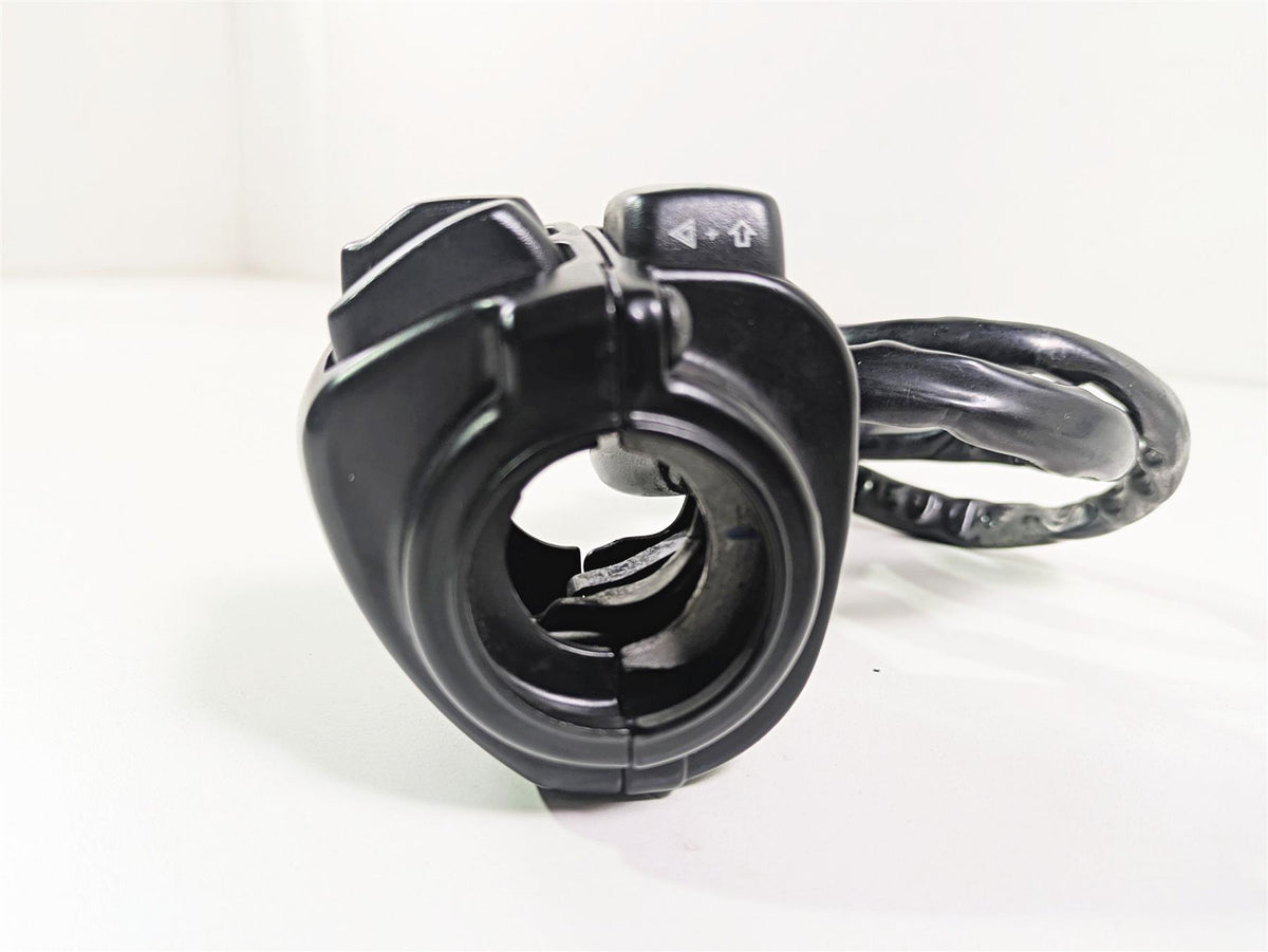 2009 Harley FXDC Dyna Super Glide Left Hand Lights Control Switch 71682-06A {{ shop.shopifyCountryName }} - Mototech271