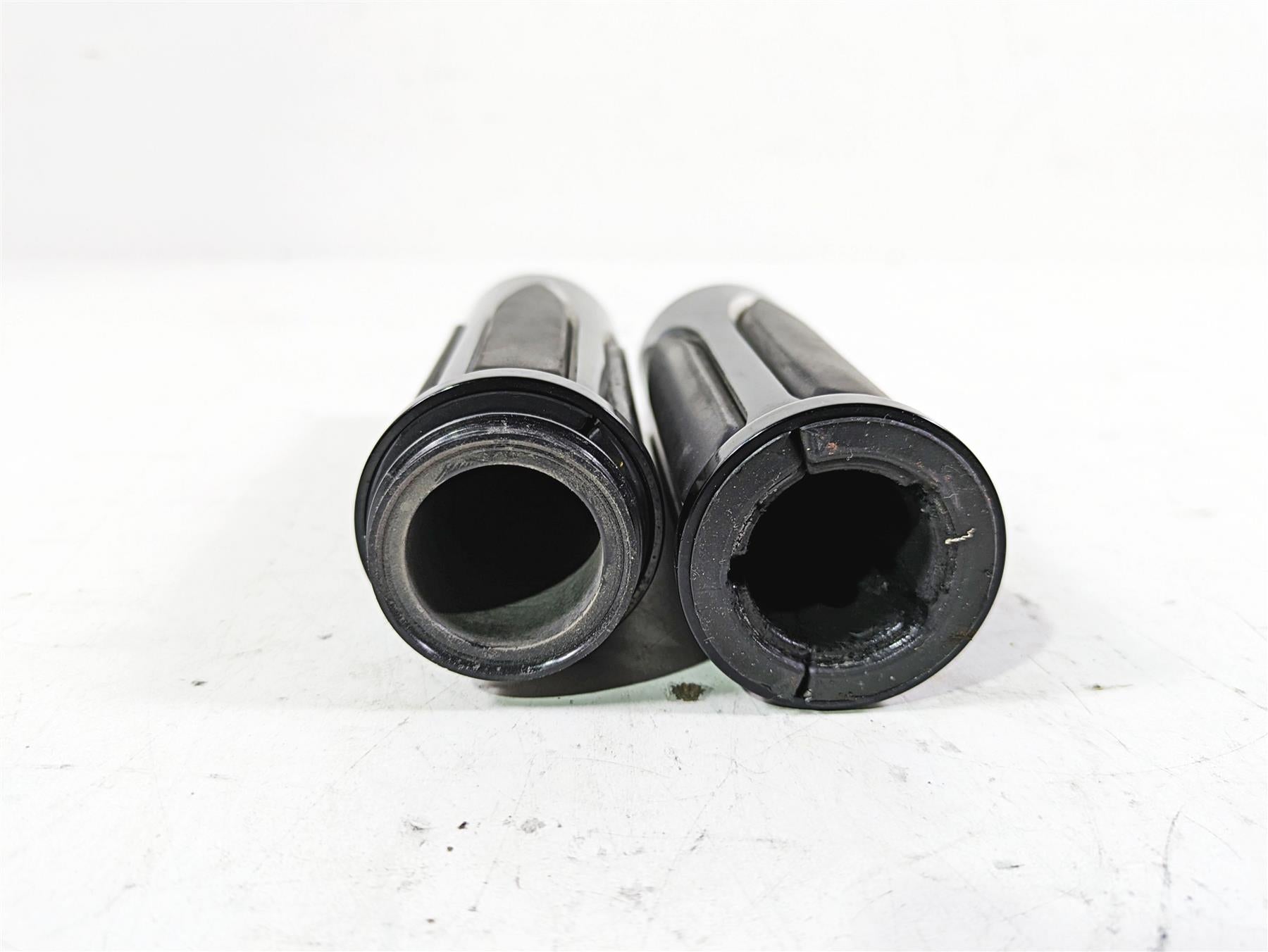 2015 Harley Touring FLHXS Street Glide Arlen Ness Black Deep Cut Grips 07-053 {{ shop.shopifyCountryName }} - Mototech271