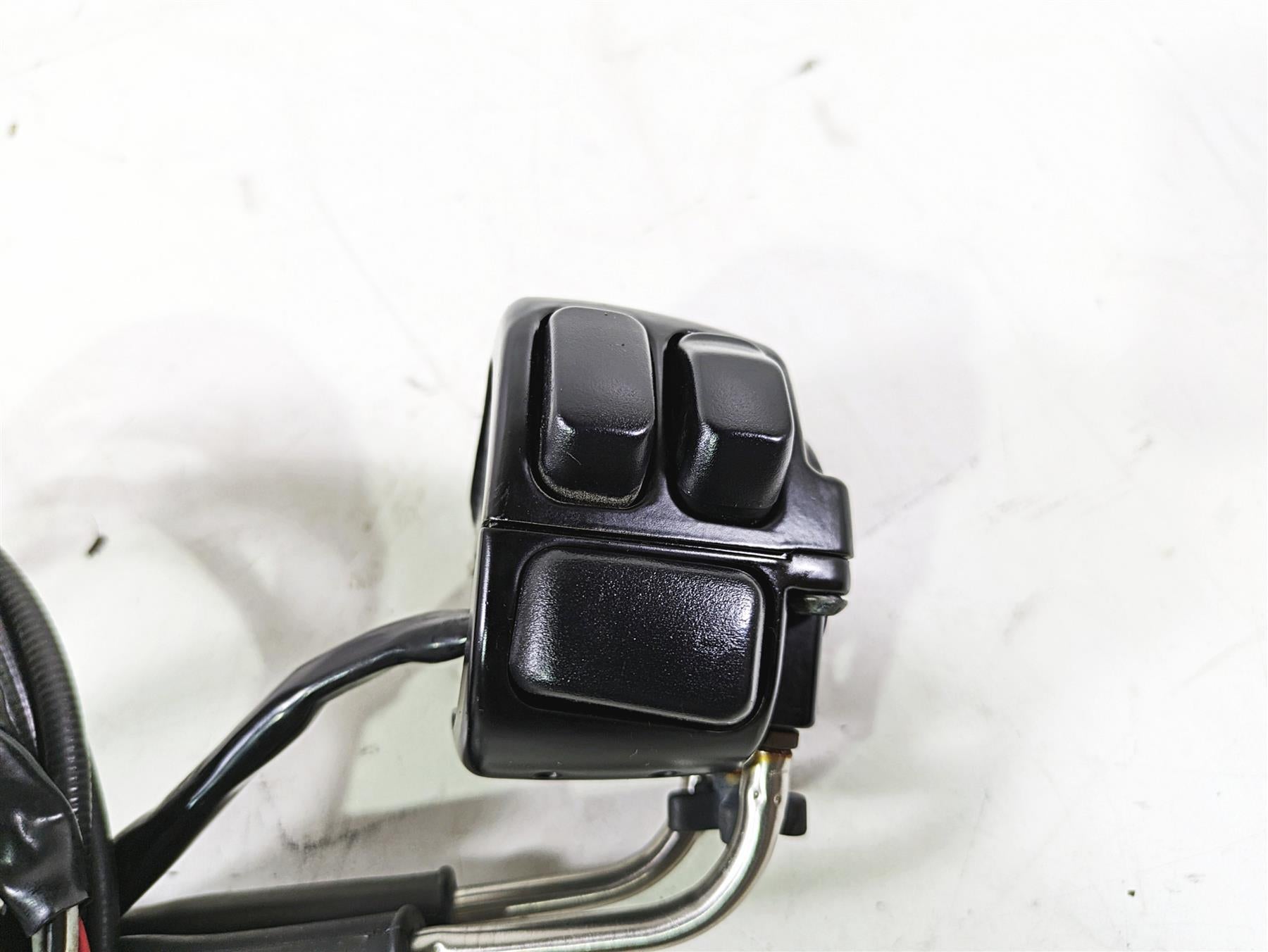 2013 Harley VRSCDX Night Rod Sp Right Hand Start Control Switch 71684-06A {{ shop.shopifyCountryName }} - Mototech271