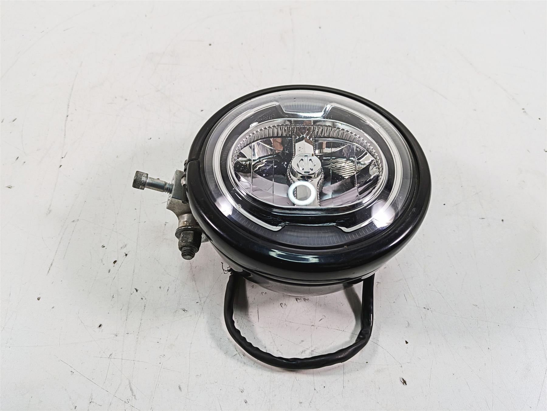 2020 Harley Softail FXBB Street Bob Oem Led Headlight 5,75" & Bucket 67700345A {{ shop.shopifyCountryName }} - Mototech271