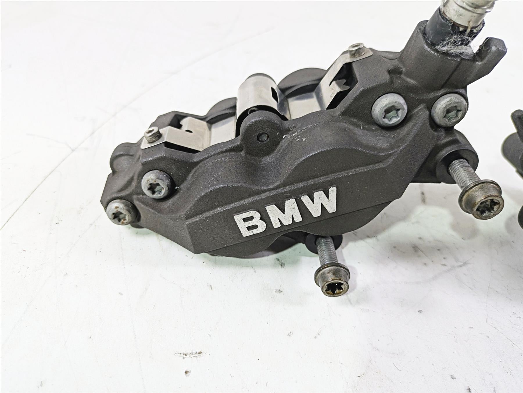2015 BMW K1600 GT K48 Front Brake Caliper Set Tokico 34117726766 34117728943 {{ shop.shopifyCountryName }} - Mototech271