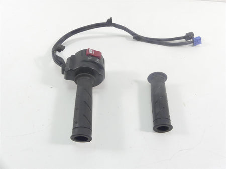 2018 Honda CBR1000 RR SC77 Right Hand Control Switch Grip Set 35135-MKF-D41 {{ shop.shopifyCountryName }} - Mototech271