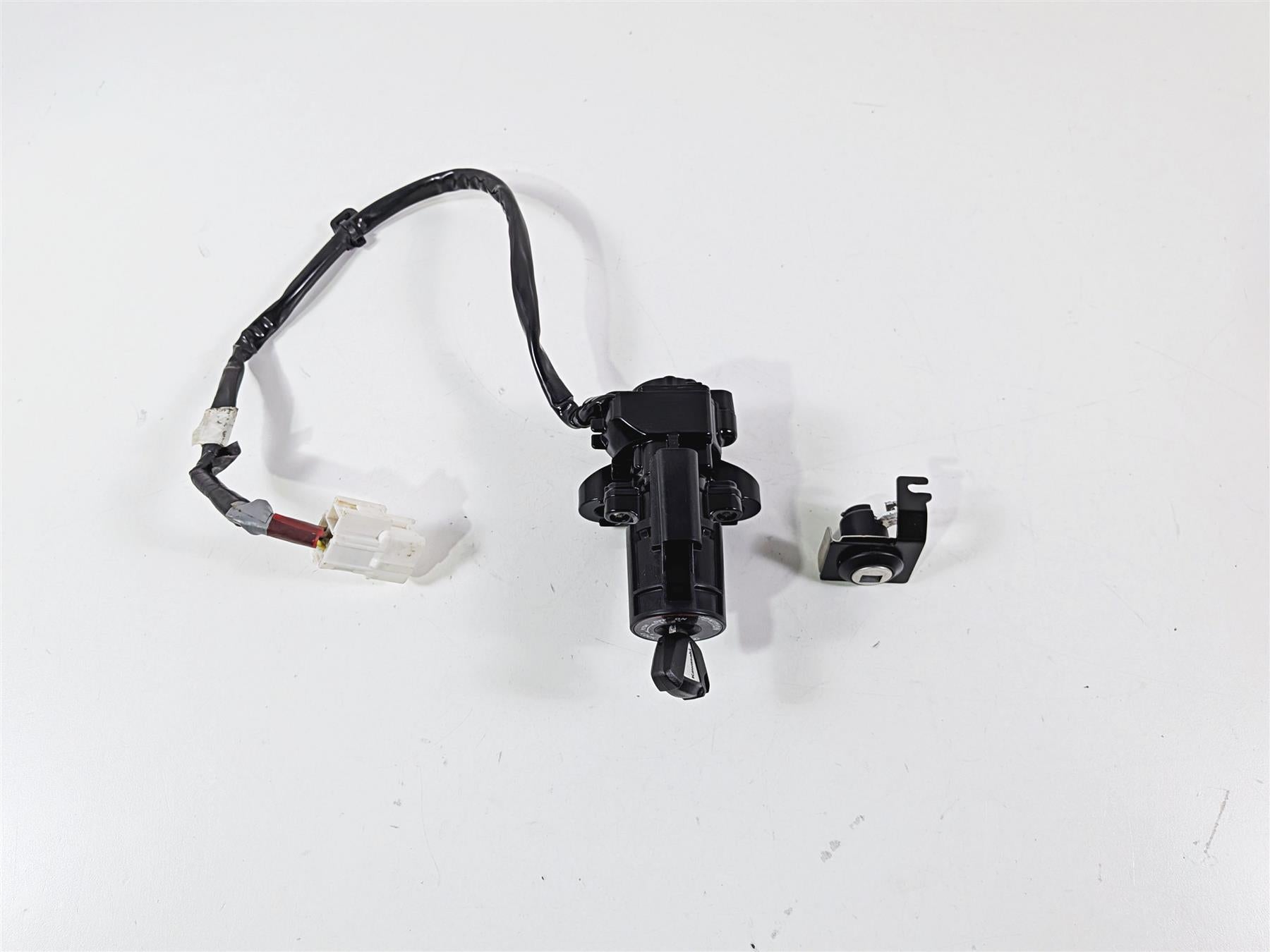 2022 Kawasaki ZX10R ZX1000 Ninja Ignition Switch Key Seat Lock Set 27048-5261 {{ shop.shopifyCountryName }} - Mototech271
