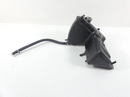 2006 Harley Sportster XL1200 Custom Plastic Oil Tank & Dipstick 62888-04B {{ shop.shopifyCountryName }} - Mototech271
