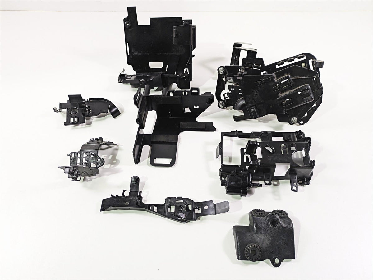 2019 Harley Softail FXDR 114 Battery & Electrical Holder Set 69201632 74700031 {{ shop.shopifyCountryName }} - Mototech271