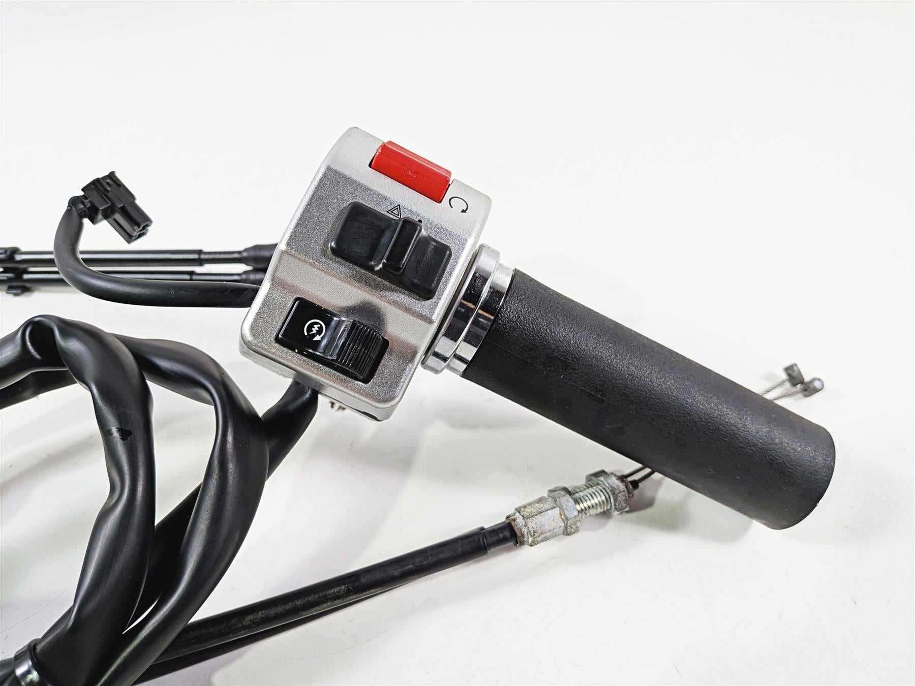 2006 Suzuki C90 VL1500T Boulevard Right Hand Throttle Control Switch 37200-41FA1 {{ shop.shopifyCountryName }} - Mototech271