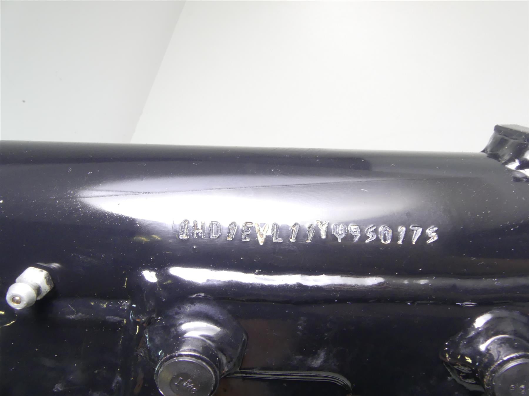 2000 Harley Dyna FXR4 CVO Super Glide Straight Main Frame Chassis With Clean Title 47205-91B {{ shop.shopifyCountryName }} - Mototech271