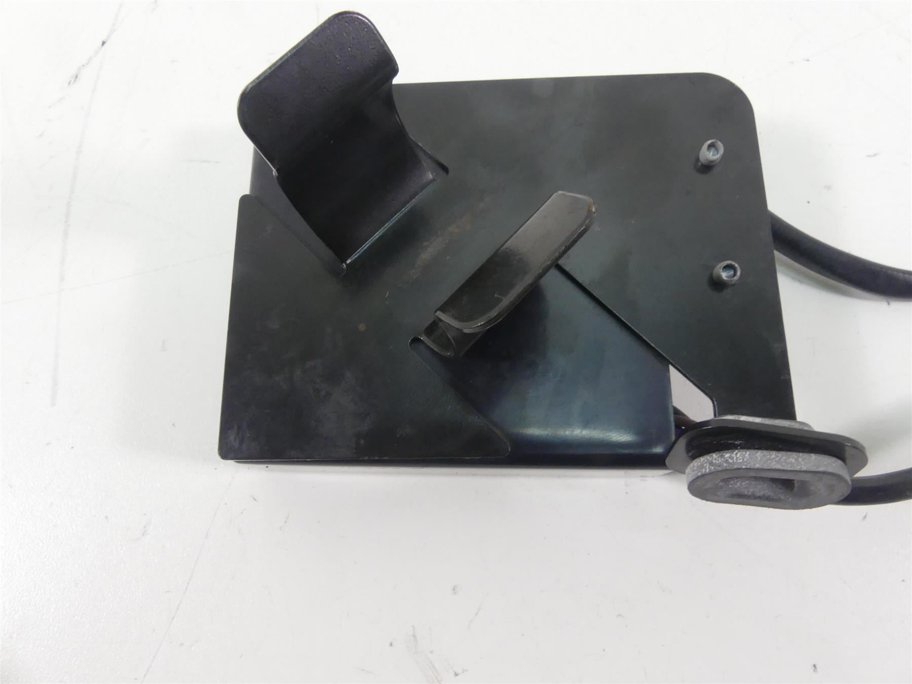 2011 Harley VRSCF Muscle Rod Rear Turn Signal Module Unit 69457-09 {{ shop.shopifyCountryName }} - Mototech271