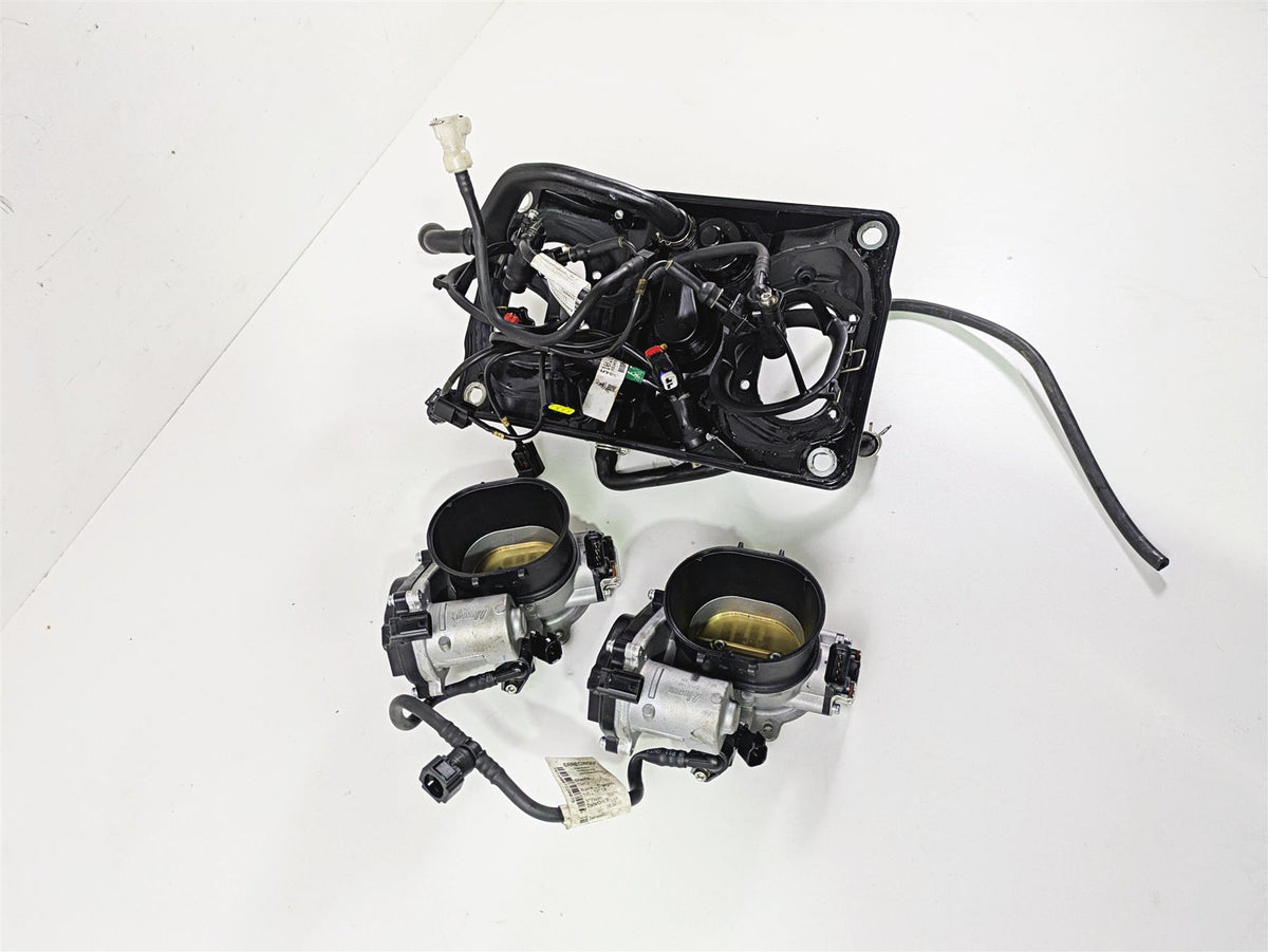 2022 Ducati Streetfighter V2 Throttle Bodies & Air Box Set 44212343B 28241121A {{ shop.shopifyCountryName }} - Mototech271