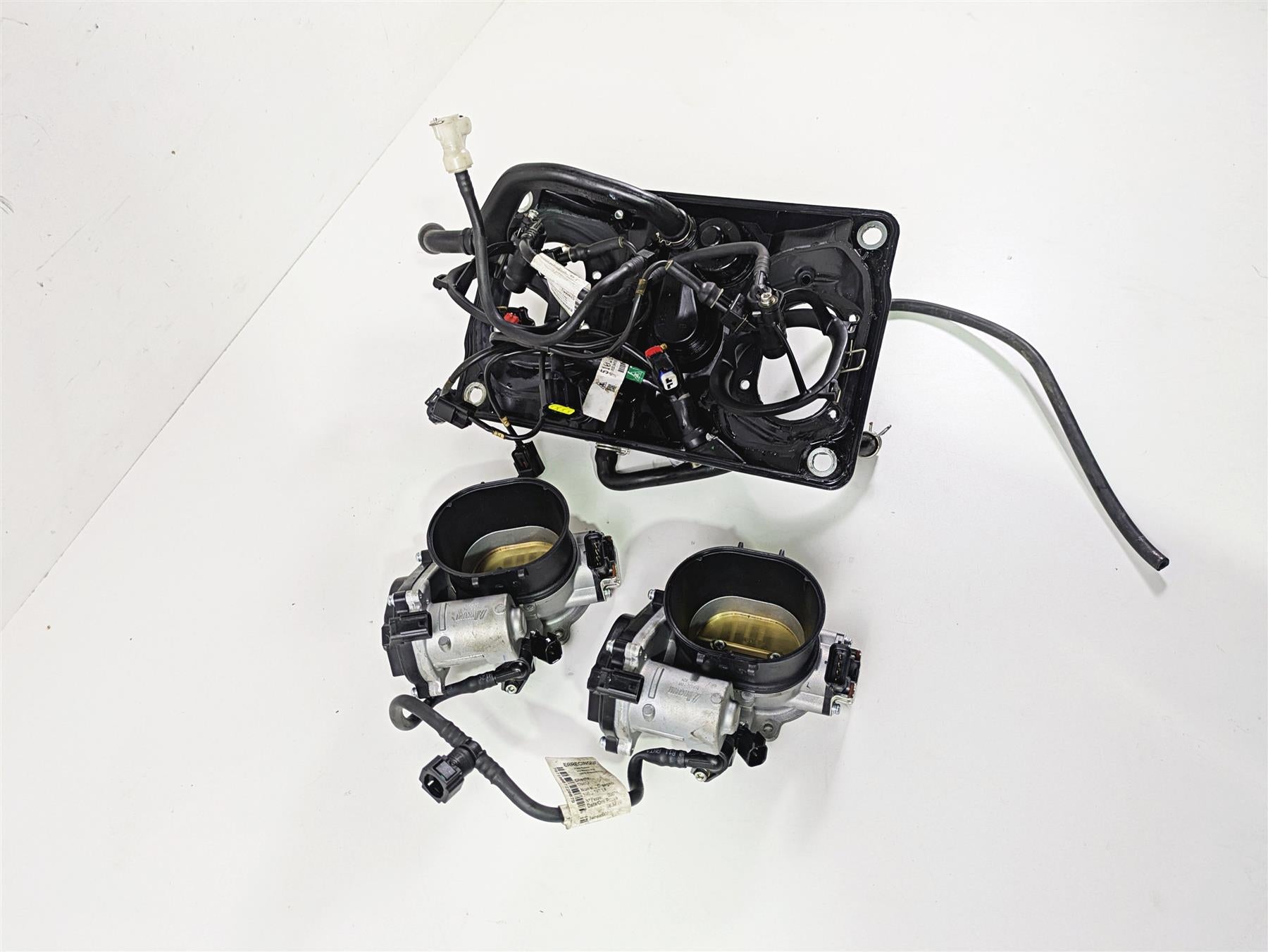 2022 Ducati Streetfighter V2 Throttle Bodies & Air Box Set 44212343B 28241121A {{ shop.shopifyCountryName }} - Mototech271