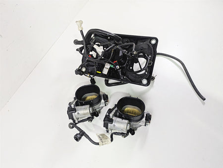 2022 Ducati Streetfighter V2 Throttle Bodies & Air Box Set 44212343B 28241121A {{ shop.shopifyCountryName }} - Mototech271