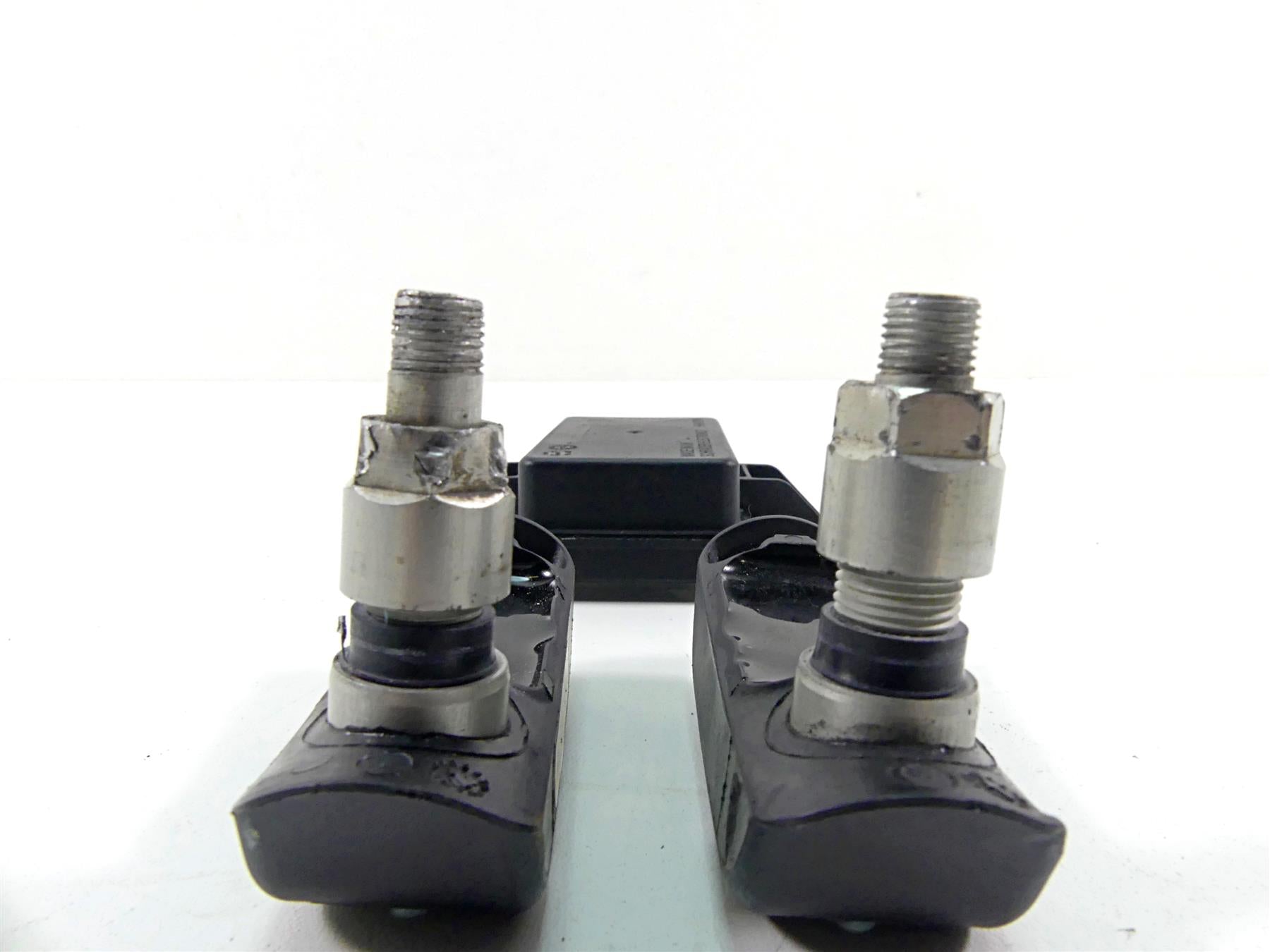 2015 KTM 1190 Adventure Air Pressure Module & Tire Sensors Set -Read 60312032000 {{ shop.shopifyCountryName }} - Mototech271