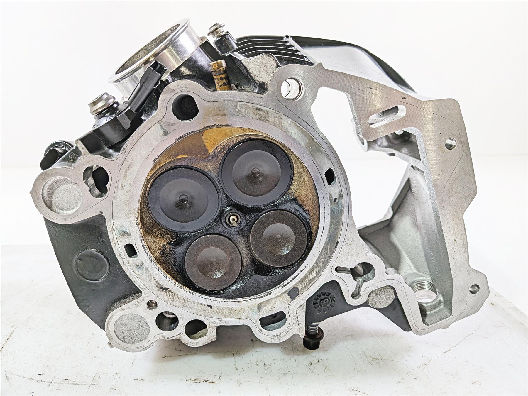 2019 BMW R1250GS K50 Left Cylinder Head Cylinderhead Cam Shaft 11128393757 {{ shop.shopifyCountryName }} - Mototech271