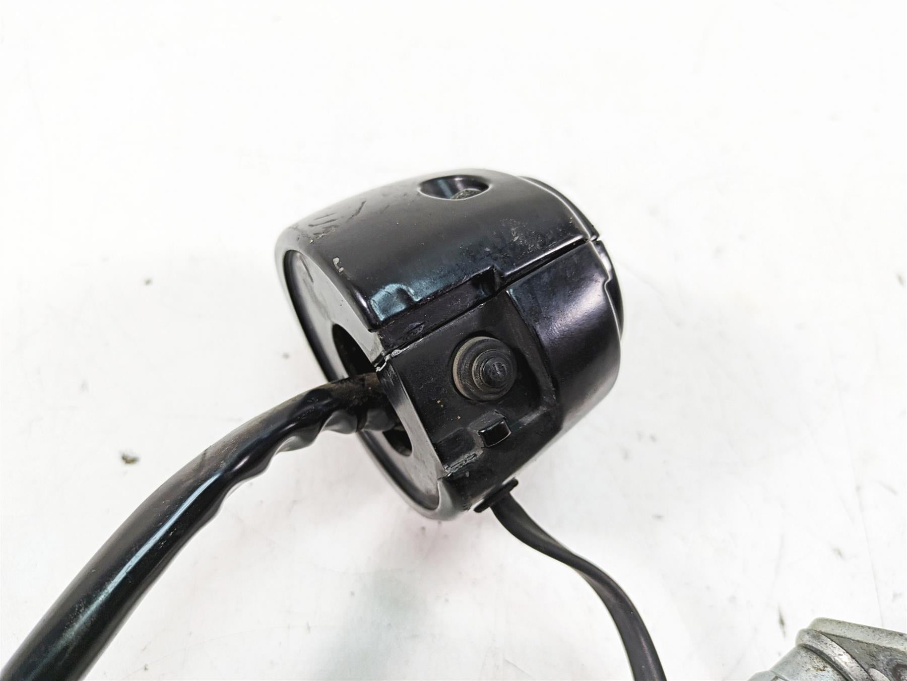 2009 Harley FXCWC Softail Rocker C Left Control Switch Blinker - Read 71682-06 {{ shop.shopifyCountryName }} - Mototech271