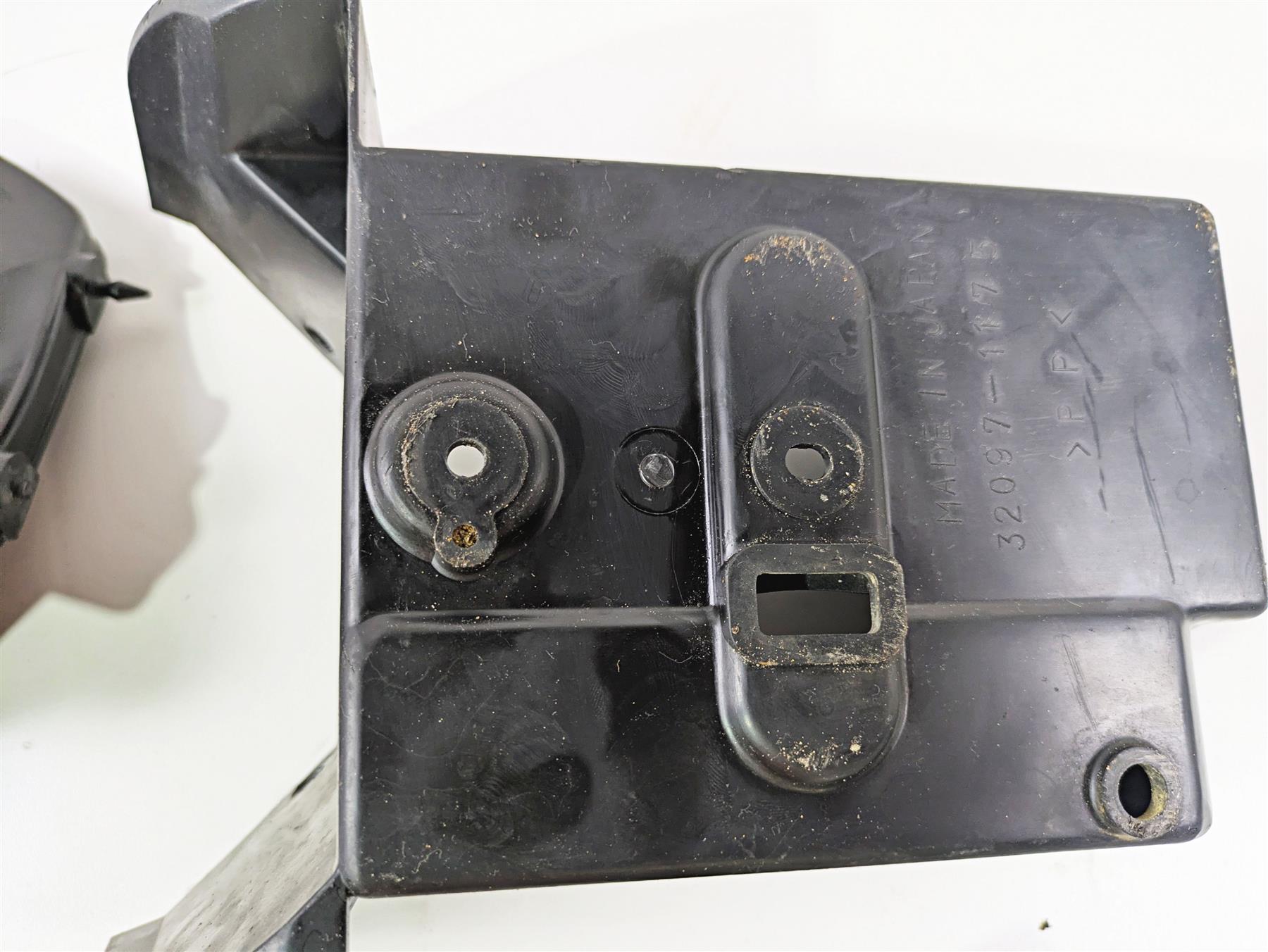 2008 Kawasaki VN1600 Vulcan Nomad Tool Kit & Plastic Carrier Set 32098-1137 {{ shop.shopifyCountryName }} - Mototech271