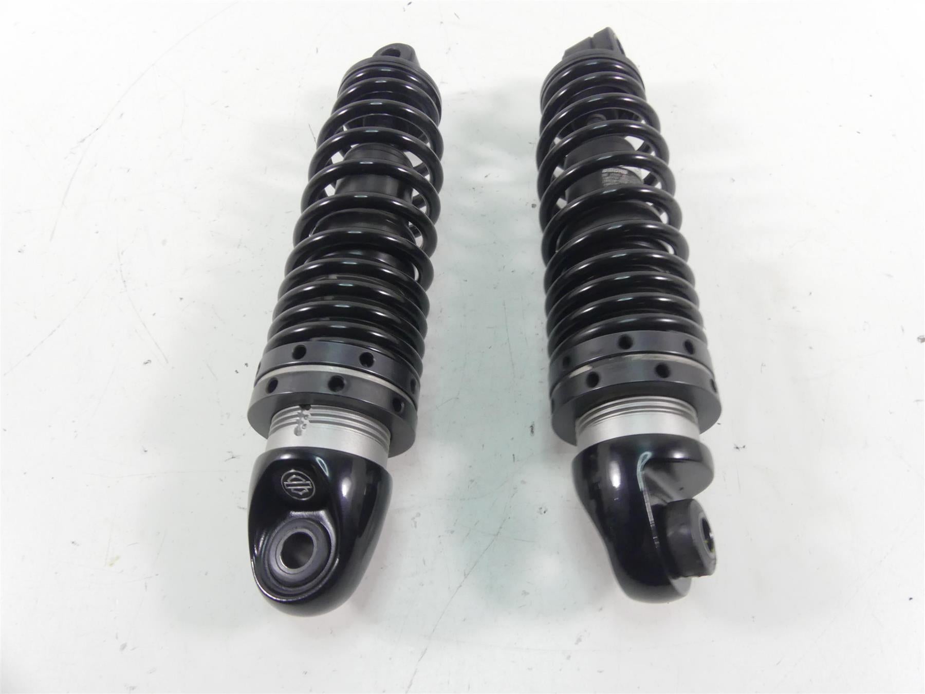 2020 Harley Sportster XL1200 NS Iron Showa Rear Low 11 1/4" Shock 54000088 {{ shop.shopifyCountryName }} - Mototech271