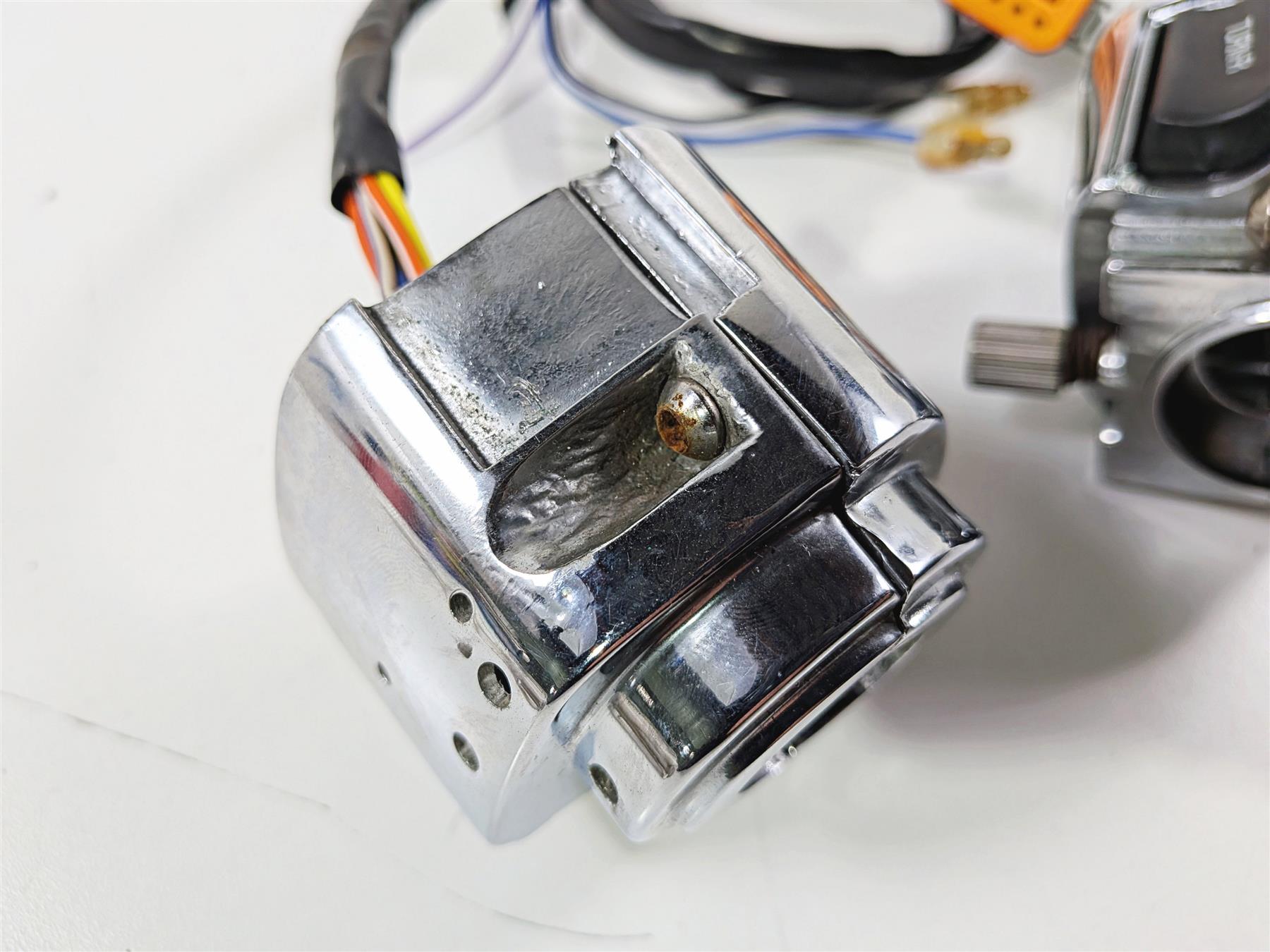 1995 Harley XL883 Sportster Hugger L+R Chrome Control Switches 70218-87 70219-87 {{ shop.shopifyCountryName }} - Mototech271