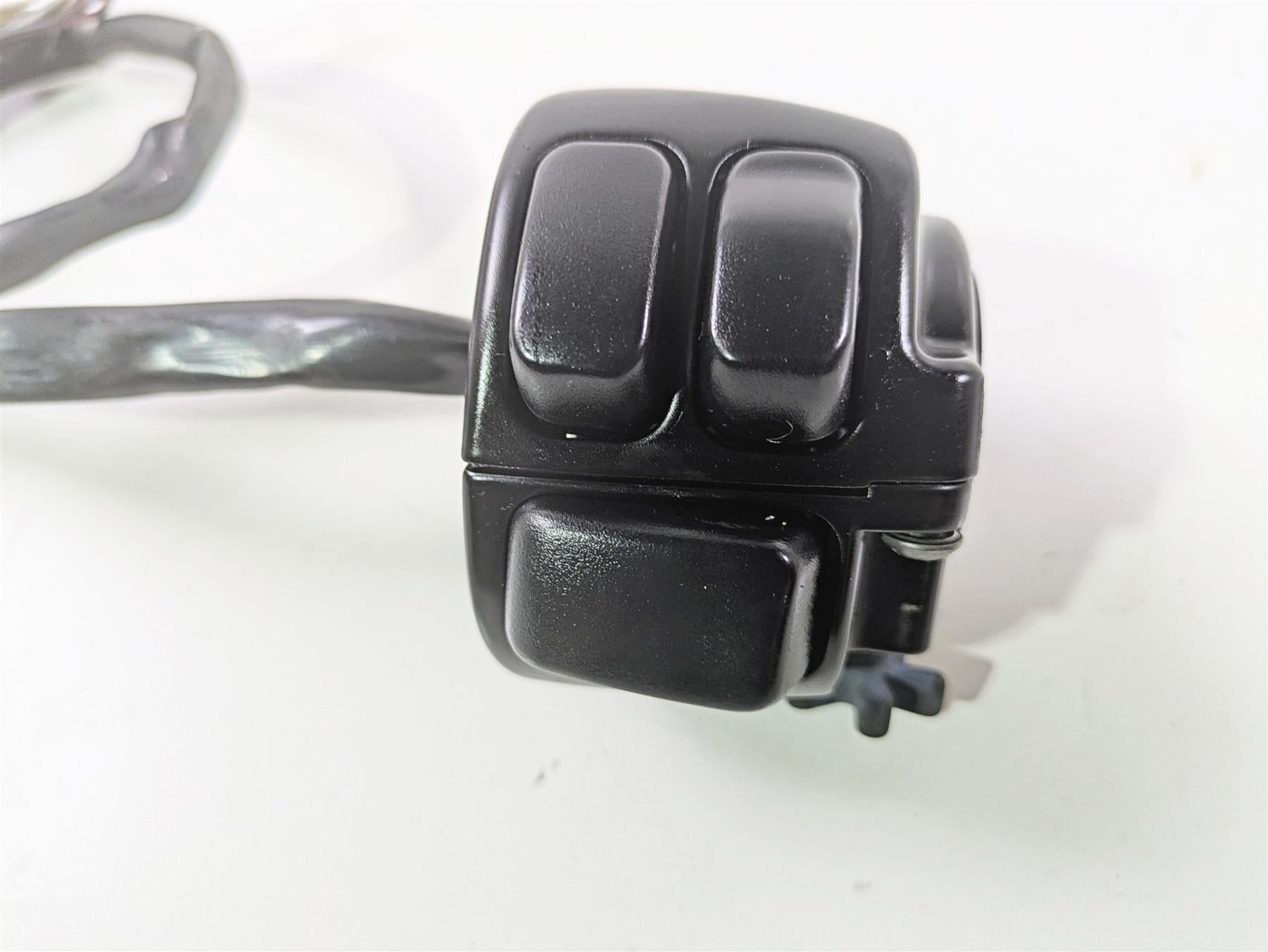 2010 Harley Dyna FXDB Street Bob Right Hand Control Switch 71684-06A {{ shop.shopifyCountryName }} - Mototech271
