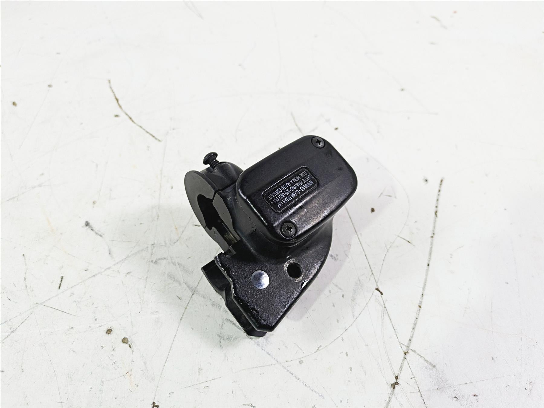 2016 Harley FLSTC Softail Heritage Front Brake Master Cylinder 41700233 {{ shop.shopifyCountryName }} - Mototech271