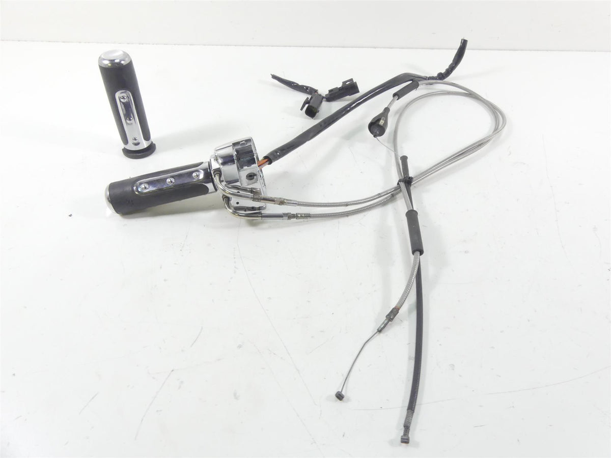 2007 Harley Touring FLHR SE CVO Road King Right Start Control Switch 71684-06A {{ shop.shopifyCountryName }} - Mototech271