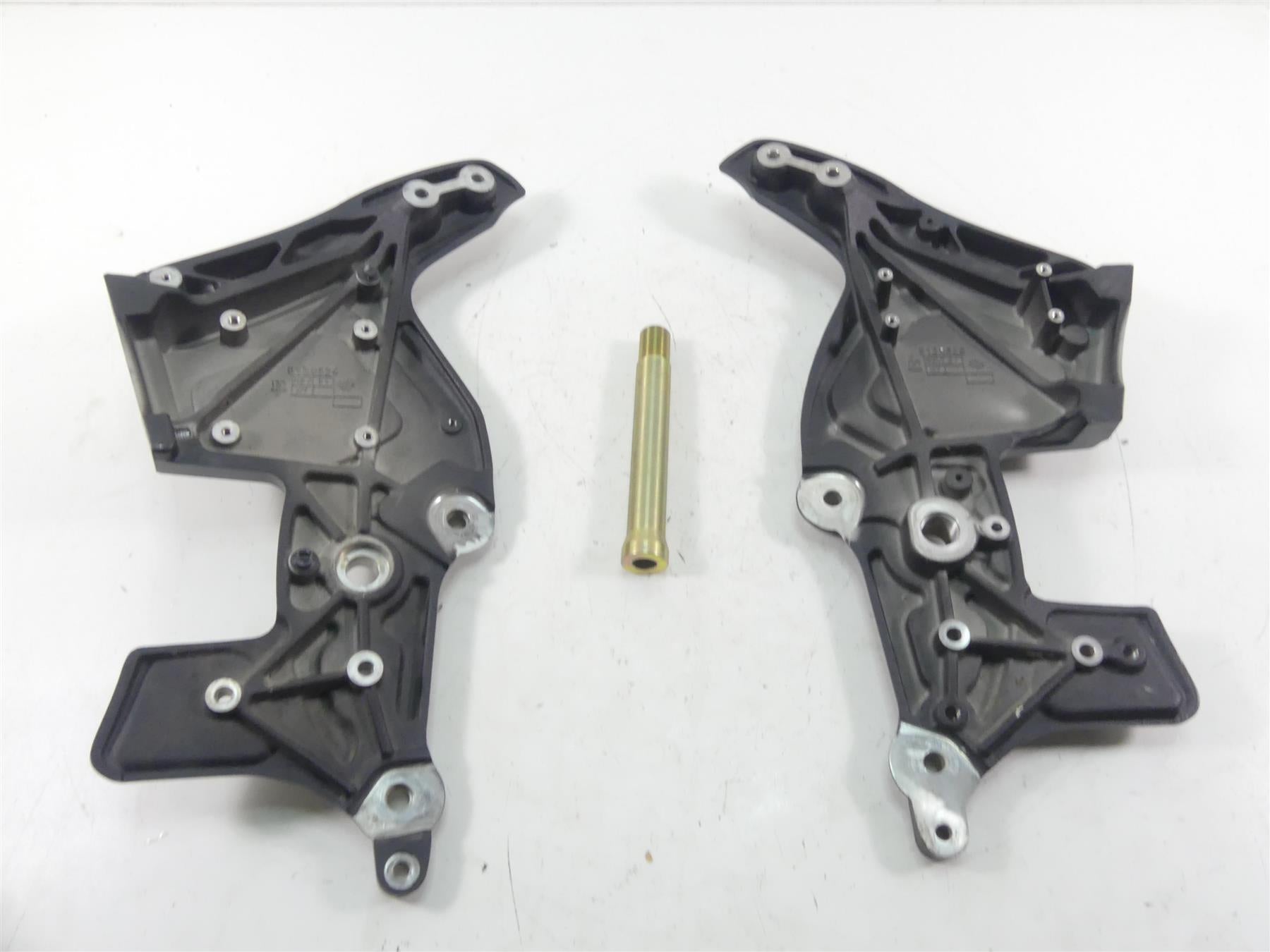 2016 Indian Scout Sixty Mid Frame Chassis Side Wall Mount Set 5139625 5139624 {{ shop.shopifyCountryName }} - Mototech271