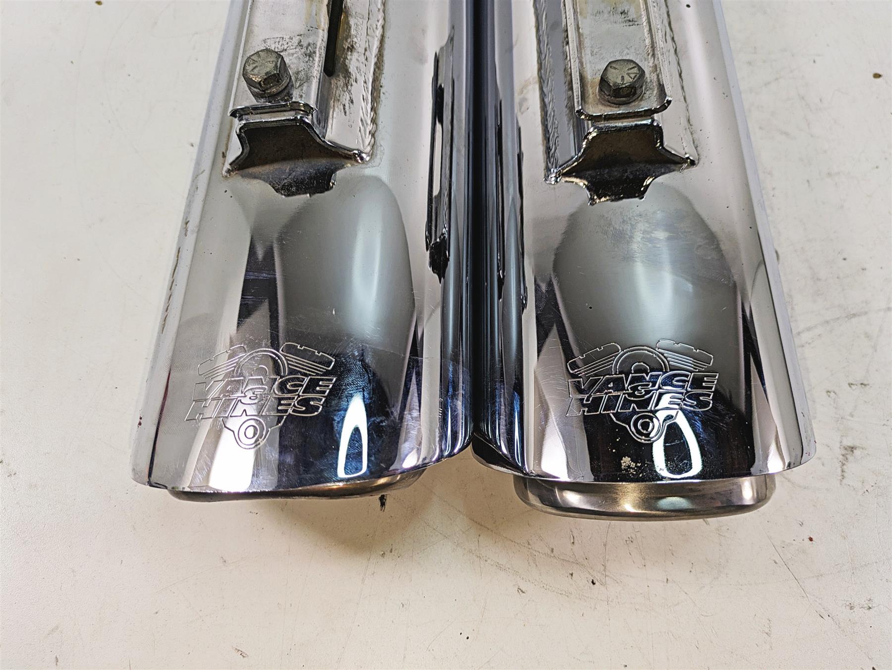 2014 Harley Touring FLHTK Electra Glide Vance Hines Twin Slash Muffler Set 16763 {{ shop.shopifyCountryName }} - Mototech271