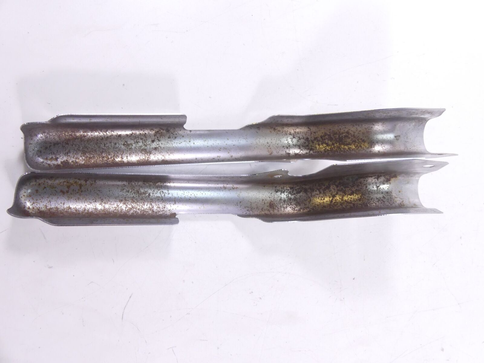 2000 Harley Touring FLHTCI Electra Glide Rear Frame Chrome Struts 47502-97 {{ shop.shopifyCountryName }} - Mototech271