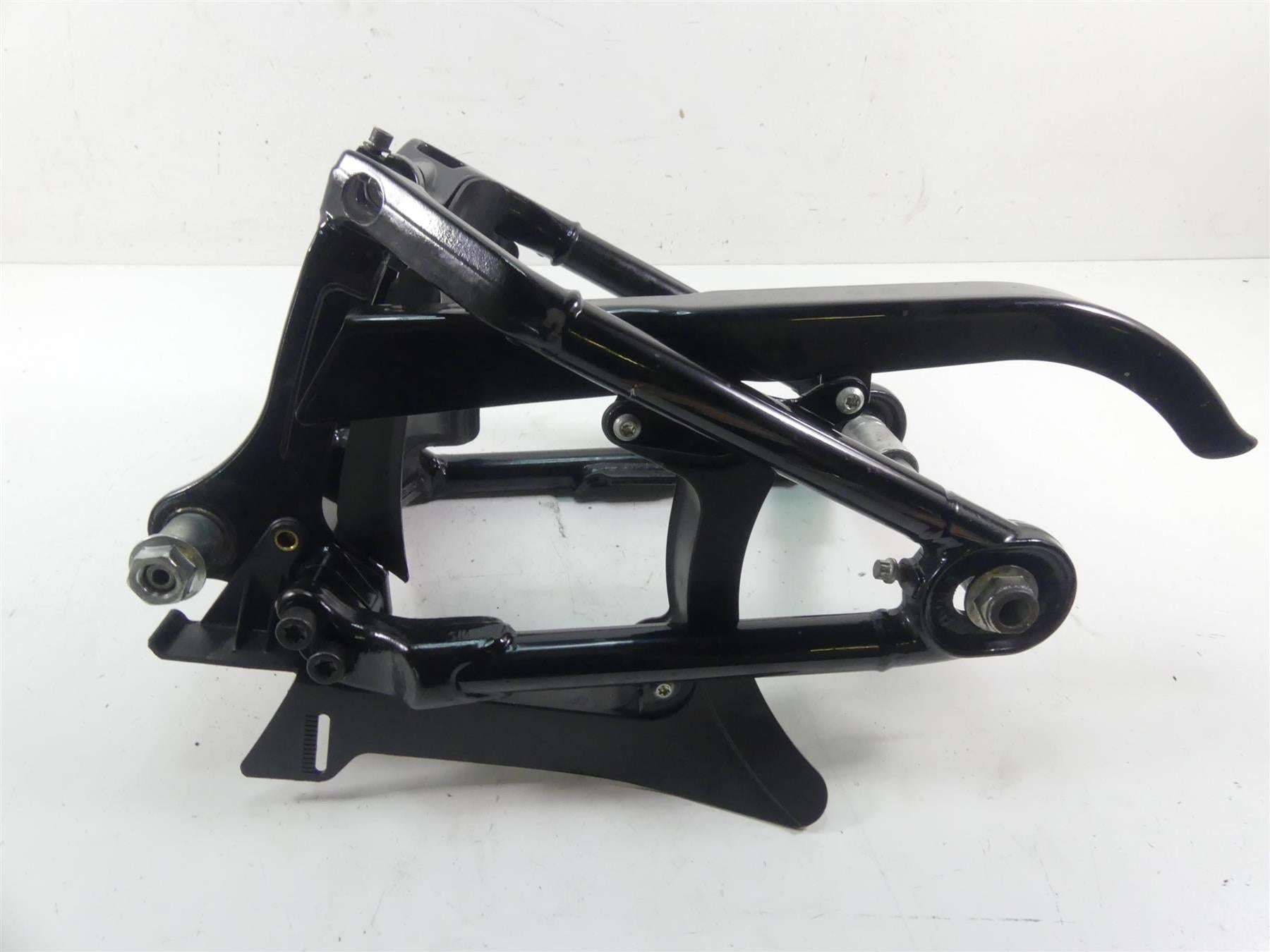 2021 Harley Softail FXBBS Street Bob Swingarm Swing Arm & Guards 47400099BHP