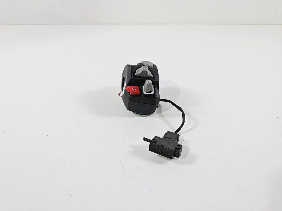 2022 Triumph Tiger 900 GT Pro Left Hand Light Cruise Control Switch T2044782 {{ shop.shopifyCountryName }} - Mototech271