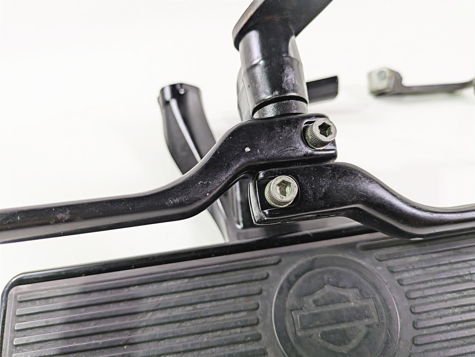 2018 Harley FLHCS Softail Heritage 115th Left Floorboard & Shift Lever 50501087 {{ shop.shopifyCountryName }} - Mototech271