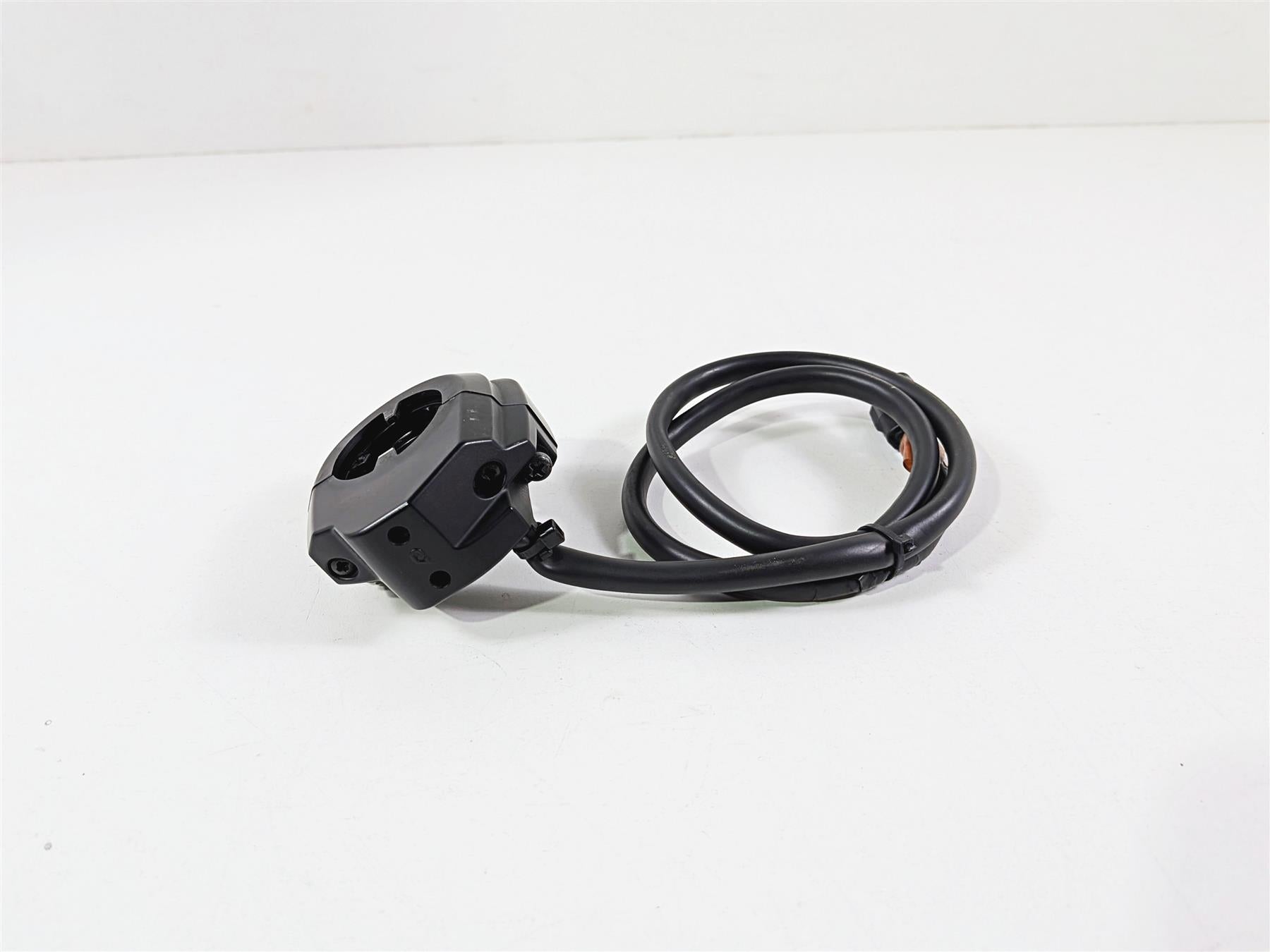 2022 Triumph Tiger 900 GT Pro Ride Fly By Wire Throttle Grip Sensor T2042074 {{ shop.shopifyCountryName }} - Mototech271