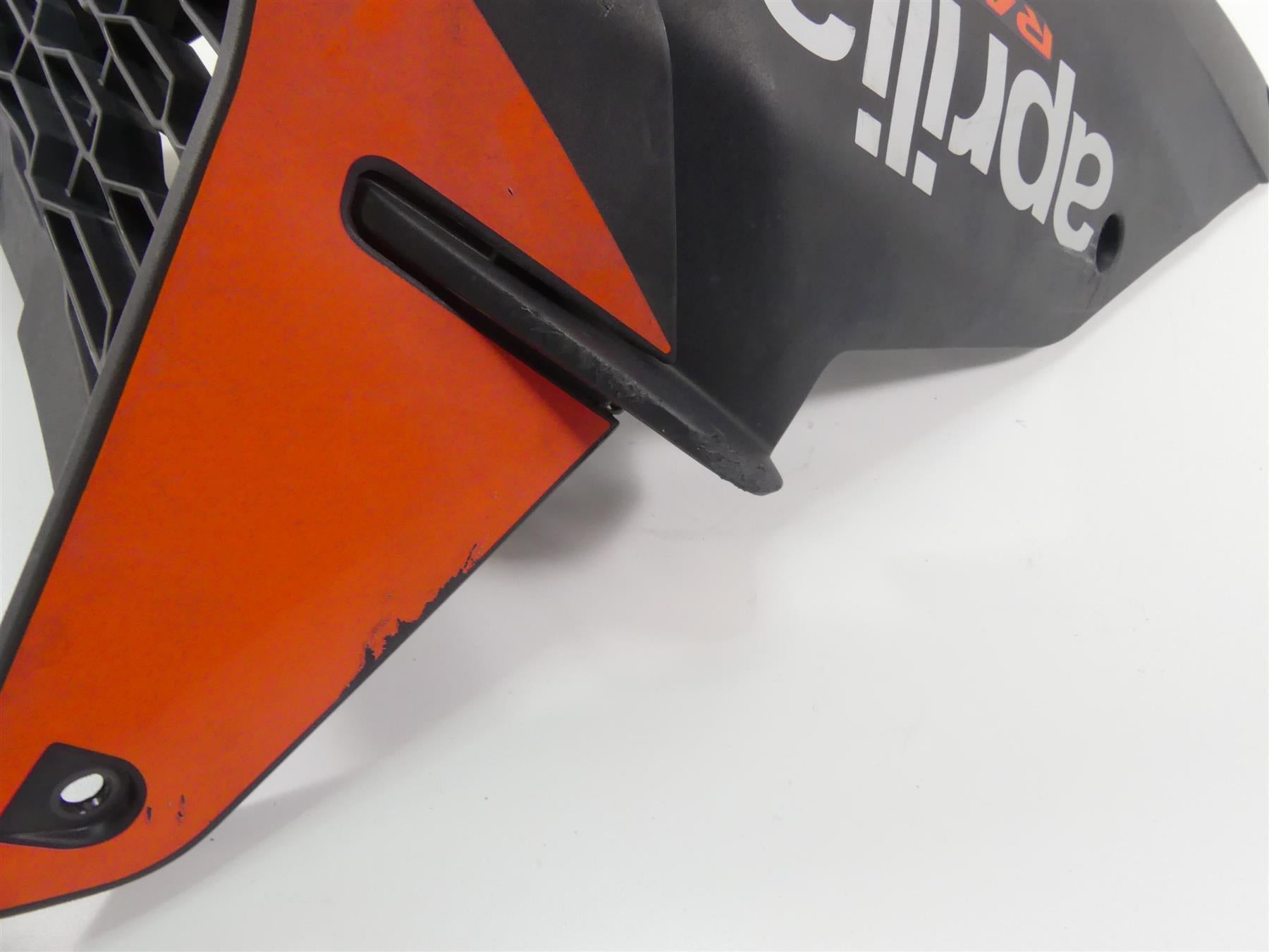 2021 Aprilia Tuono 660 Lower Bug Spoiler Fairing Shroud Set 2B008034 2B008035 {{ shop.shopifyCountryName }} - Mototech271