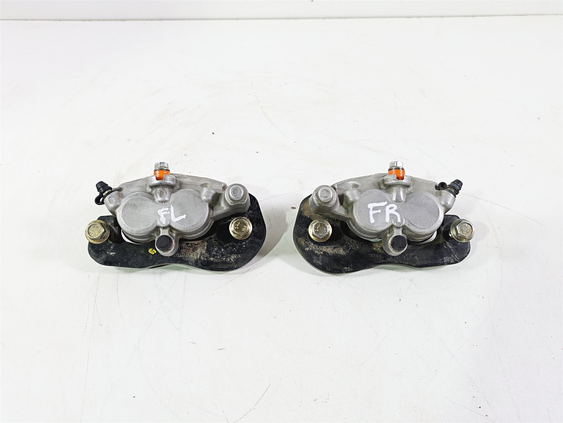 2018 Can Am Maverick X3 XRC Turbo R Front Brake Caliper Set 705601462 705601463