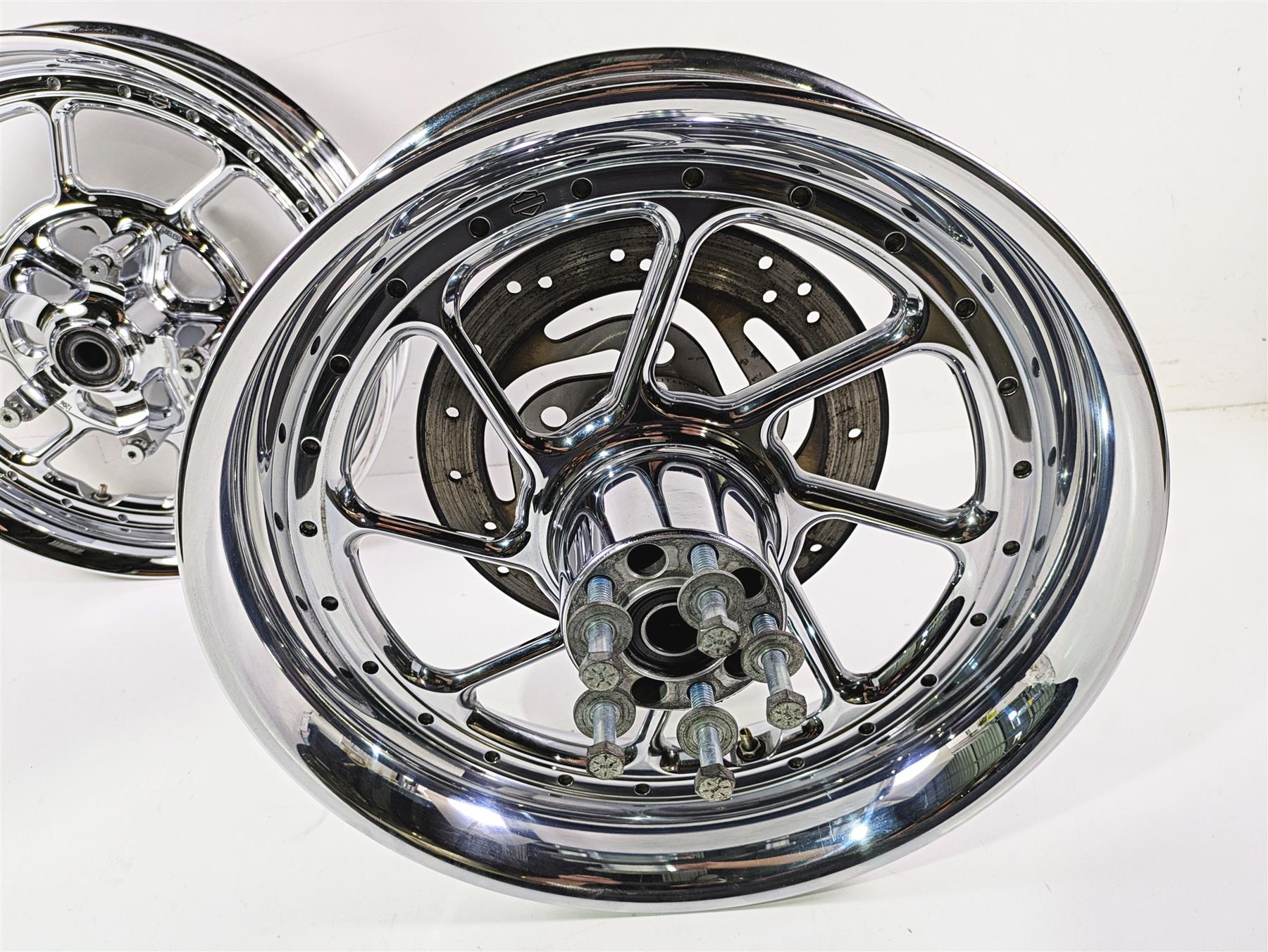 2007 Harley Touring FLHRSE CVO Road King Front Rear Chrome Wheel Set 44612-07 {{ shop.shopifyCountryName }} - Mototech271