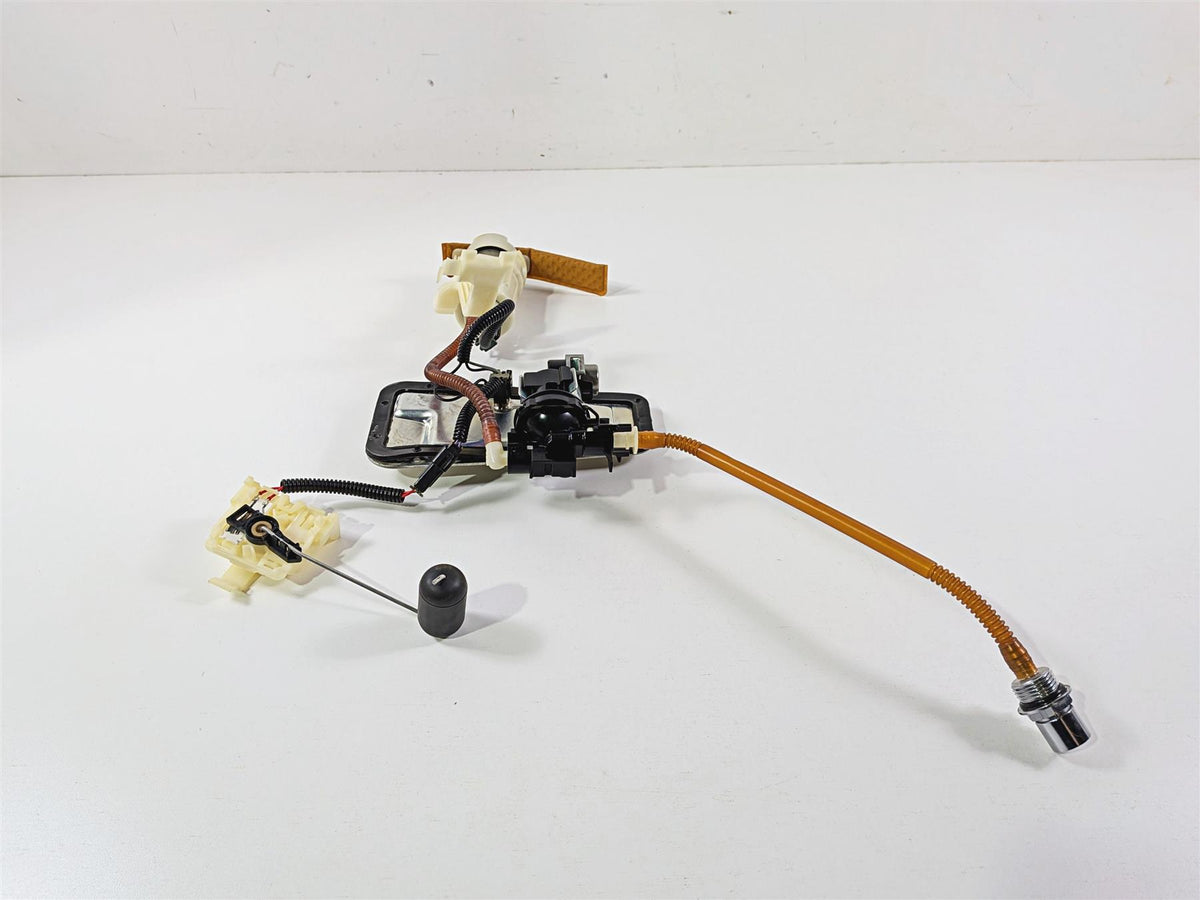 2009 Harley FXCWC Softail Rocker Fuel Gas Petrol Pump - Tested 75283-08 {{ shop.shopifyCountryName }} - Mototech271
