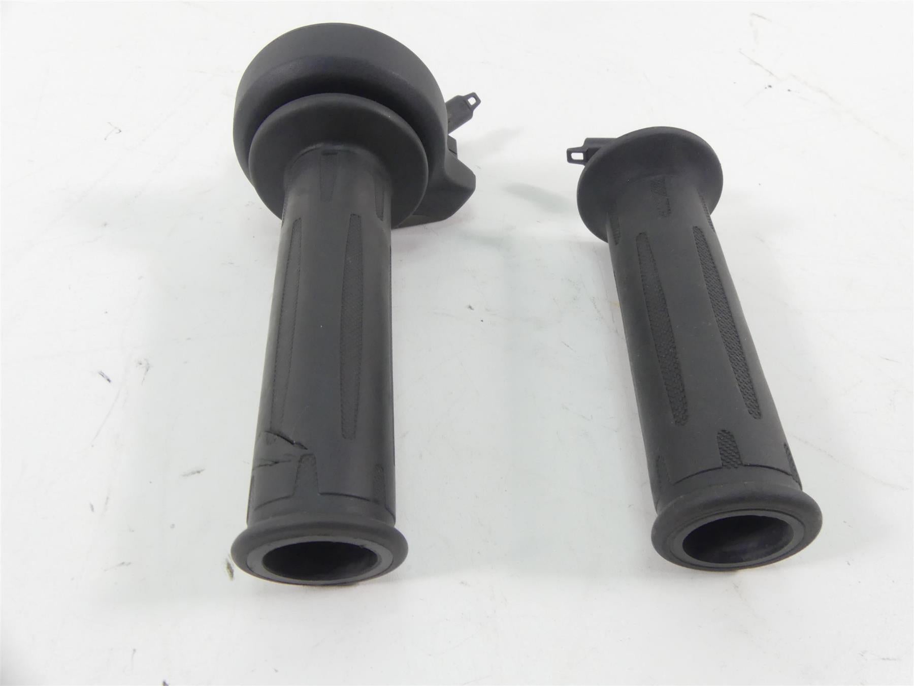 2020 BMW F850 GS K81 Rallye Left Right Heated Hand Grips 61318552118 61318549455 {{ shop.shopifyCountryName }} - Mototech271