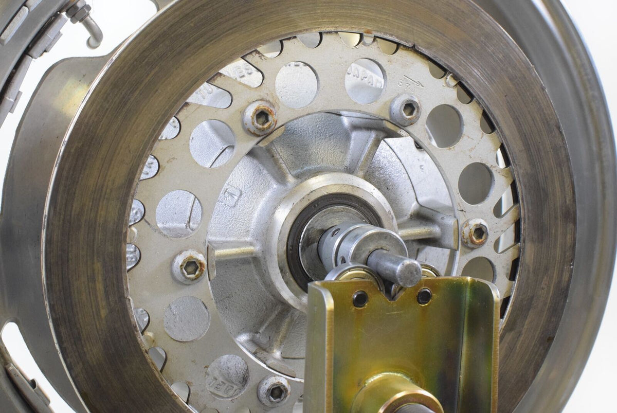 2004 Yamaha Vmax 1200 Staight 15x3.5 Rear Wheel With Rotor 1UT-25338-01-35 {{ shop.shopifyCountryName }} - Mototech271