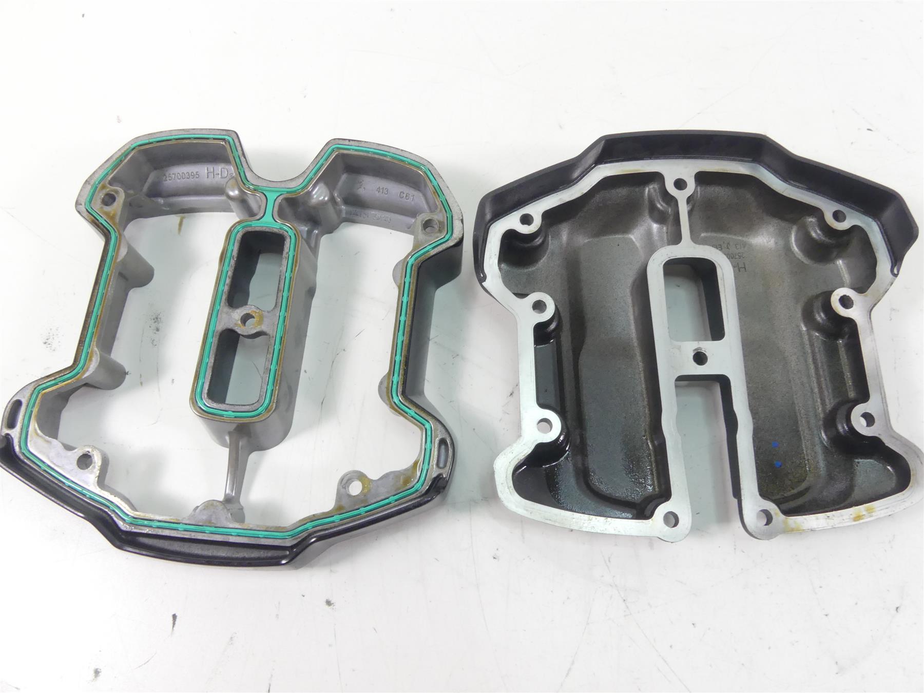 2021 Harley Softail FXBBS Street Bob Cylinder Head Valve Cover Set 25700697 {{ shop.shopifyCountryName }} - Mototech271