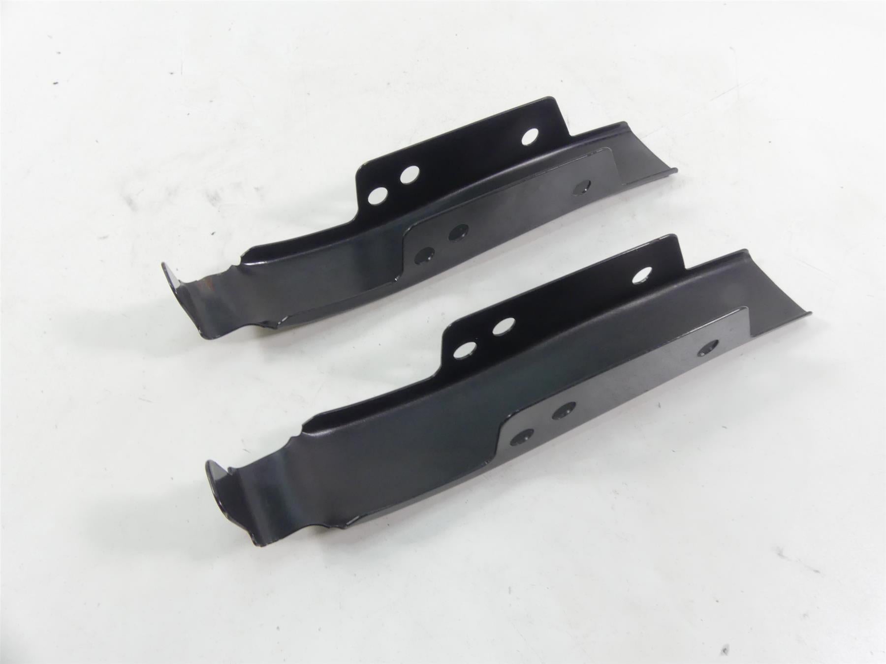 2004 Harley FLHTC SE CVO Electra Glide Rear Fender Frame Infill Cover 91418-04 {{ shop.shopifyCountryName }} - Mototech271