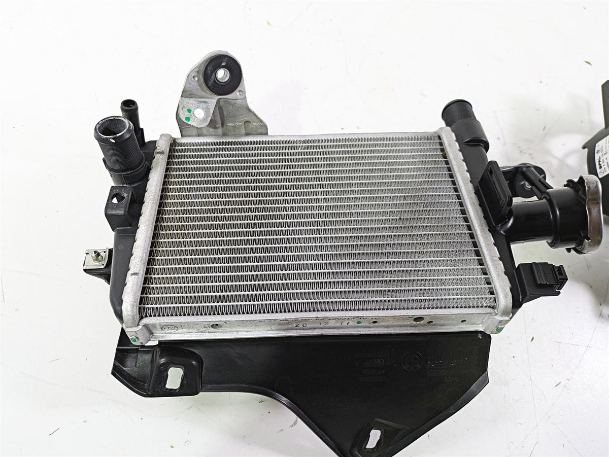 2018 BMW R1200GS GSW K50 Right Radiator + Reservoir Fan & Cover Set 17118546416 {{ shop.shopifyCountryName }} - Mototech271