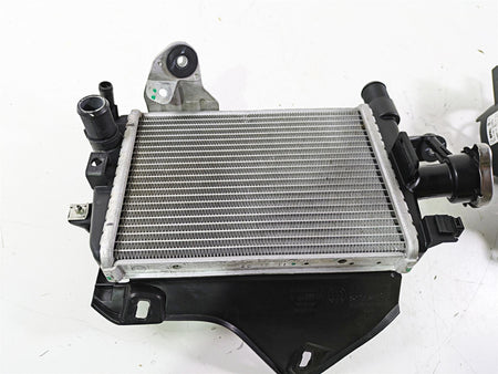 2018 BMW R1200GS GSW K50 Right Radiator + Reservoir Fan & Cover Set 17118546416 {{ shop.shopifyCountryName }} - Mototech271