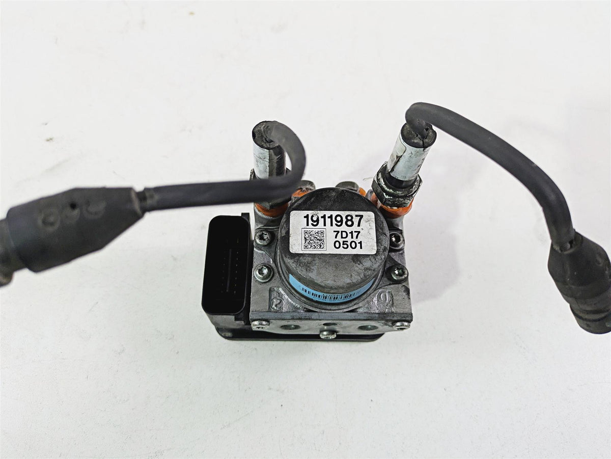 2017 Indian Chieftain Limited Abs Brake Pump Control Unit Module 2204981 {{ shop.shopifyCountryName }} - Mototech271