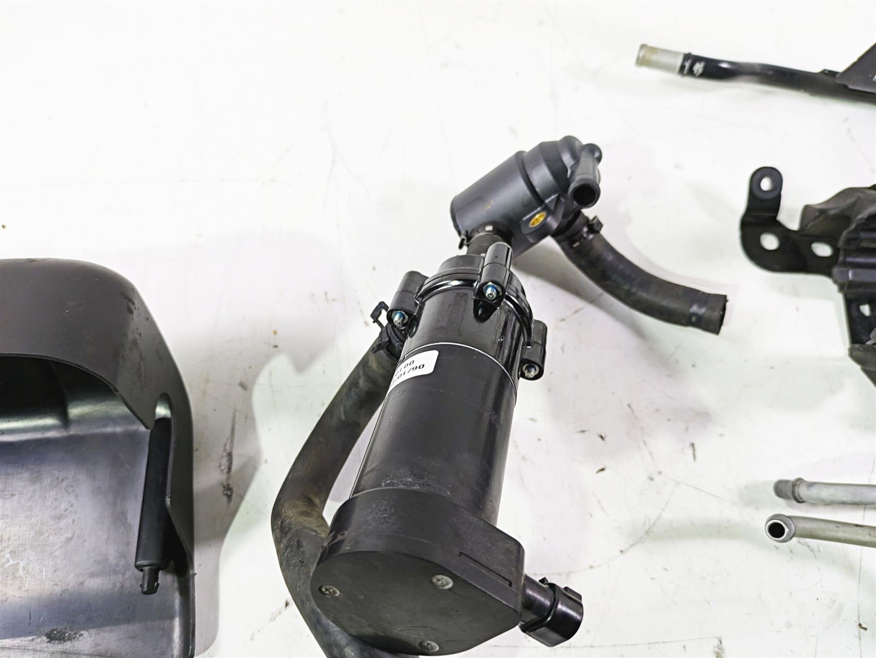 2015 Harley Touring FLHTKL E -Glide Low Water Pump & Cooling Lines Set 26600012 {{ shop.shopifyCountryName }} - Mototech271