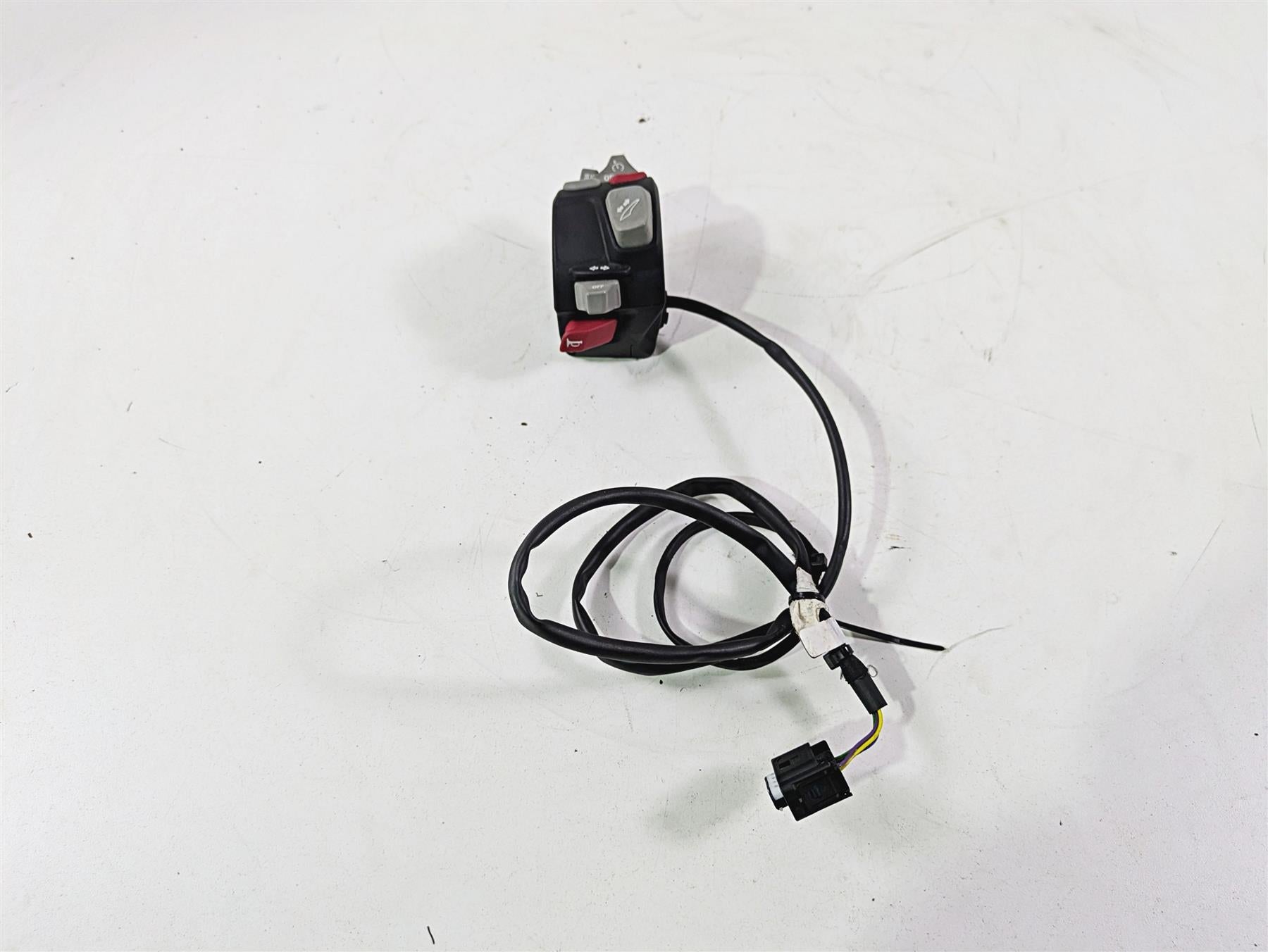 2010 BMW R1200RT K26 Left Windshield Blinker Cruise Control Switch 61318546203 {{ shop.shopifyCountryName }} - Mototech271