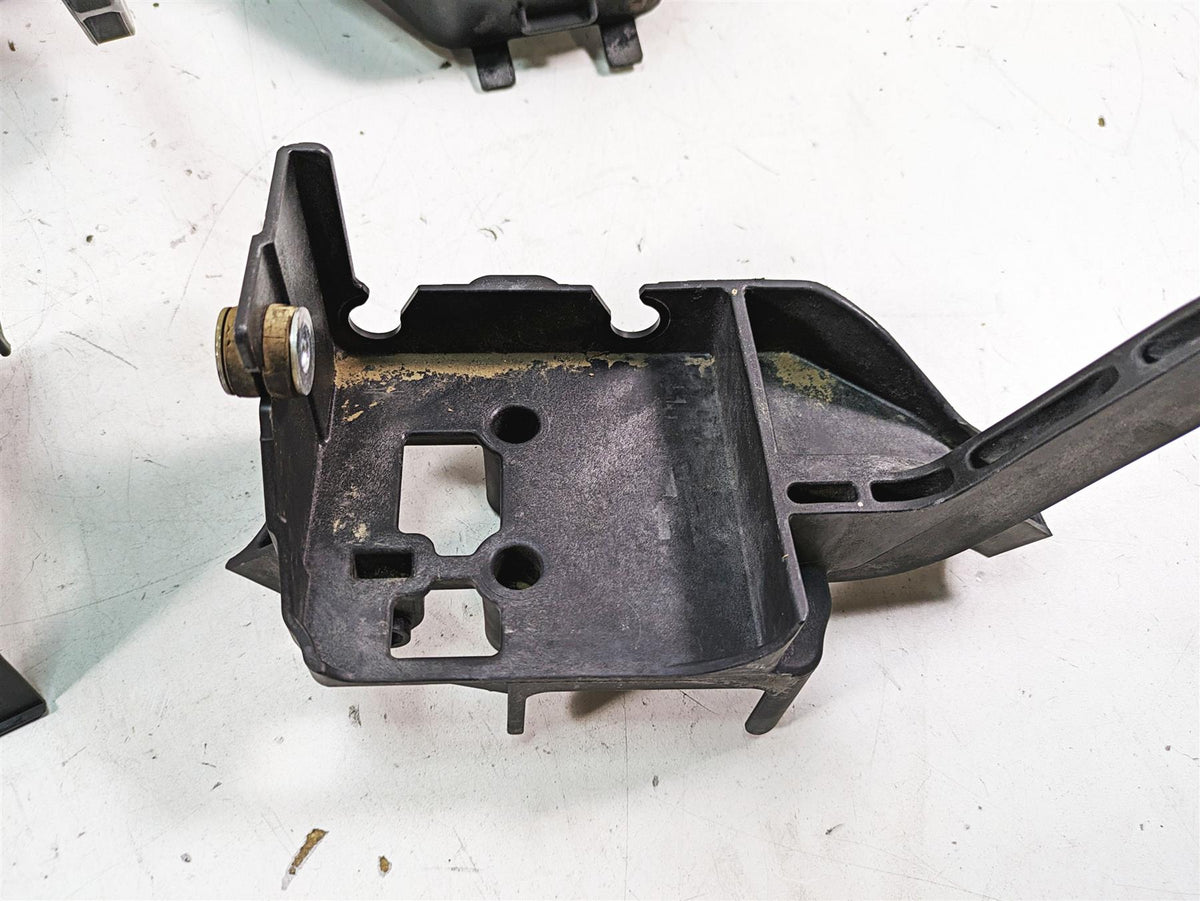 2008 Harley FLHTCU Electra Glide Plastic Battery Electrical Carrier Set 70348-08 {{ shop.shopifyCountryName }} - Mototech271
