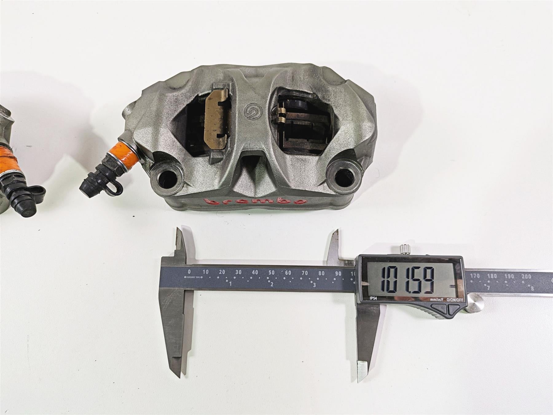 2024 Triumph Tiger 900 GT Brembo M4 Front Brake Caliper Set 101mm T2028670 {{ shop.shopifyCountryName }} - Mototech271
