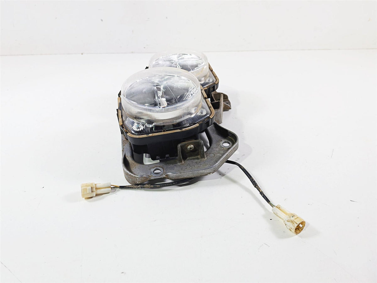 2017 Yamaha YXZ1000R EPS SS Right Headlight Head Lamp - Read 2UD-84300-00-00 {{ shop.shopifyCountryName }} - Mototech271