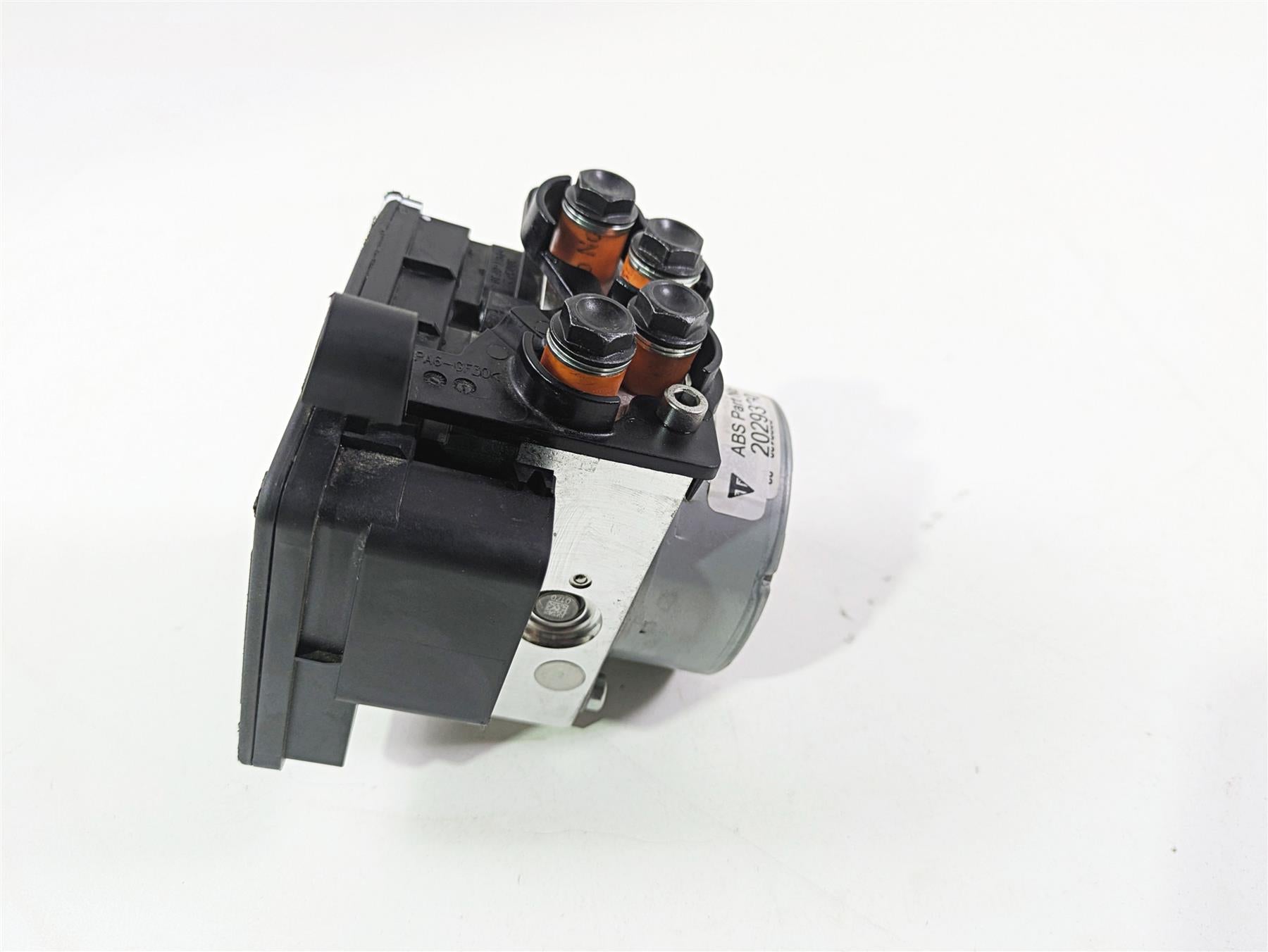 2024 Triumph Street Triple 765 R Abs Brake Pump Unit Module - Read T2029325 {{ shop.shopifyCountryName }} - Mototech271
