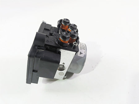 2024 Triumph Street Triple 765 R Abs Brake Pump Unit Module - Read T2029325 {{ shop.shopifyCountryName }} - Mototech271
